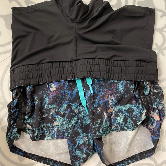 Fabletics running shorts - Picture 4 of 6